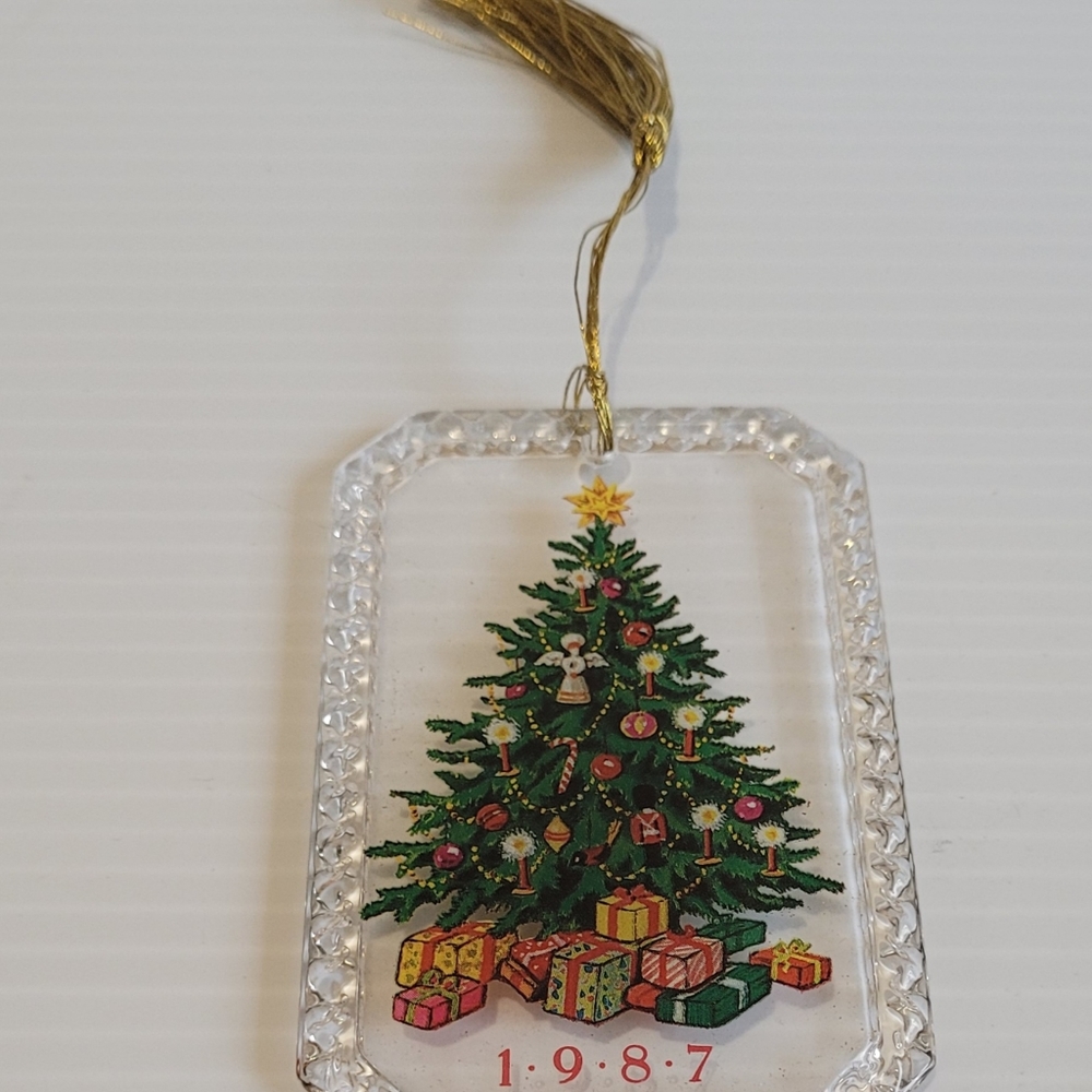 AVON Gift Collection 1987 Fine Crystal Tree Ornament Gold Tassel No Box.